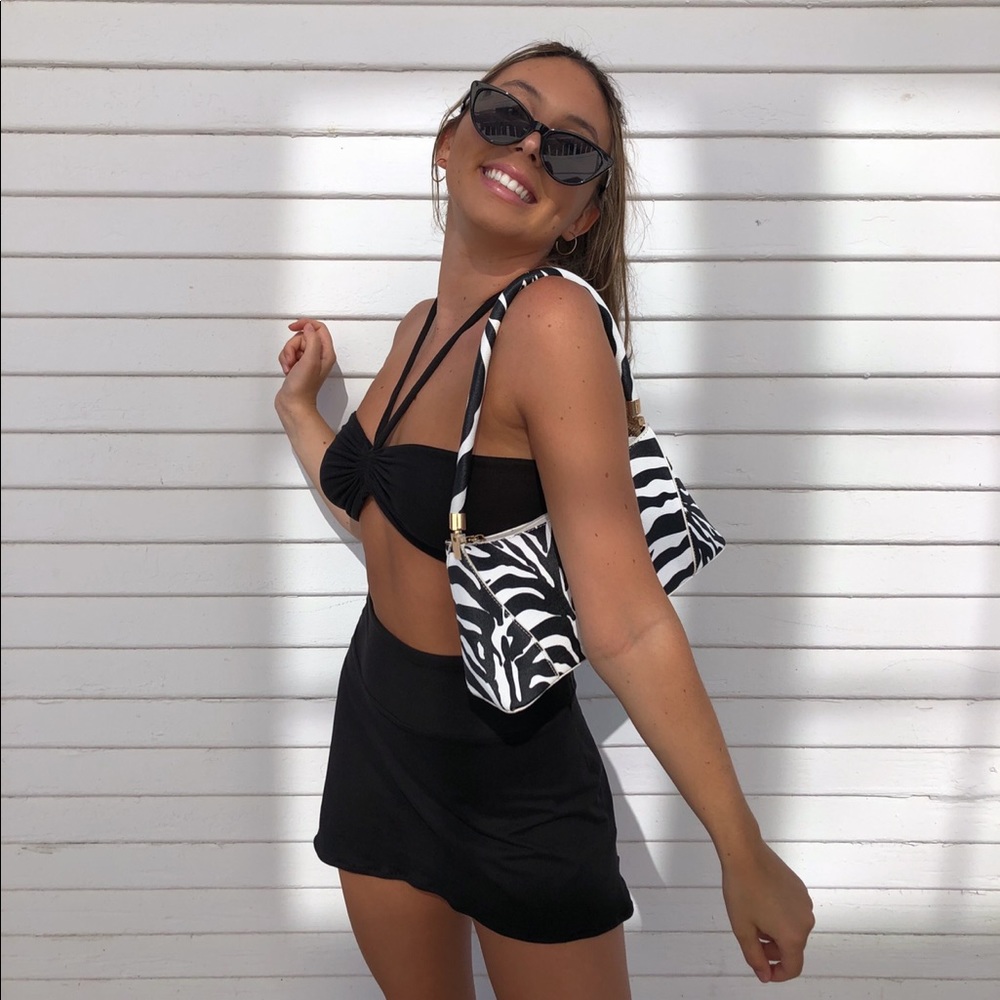 Black or white tennis style skirt